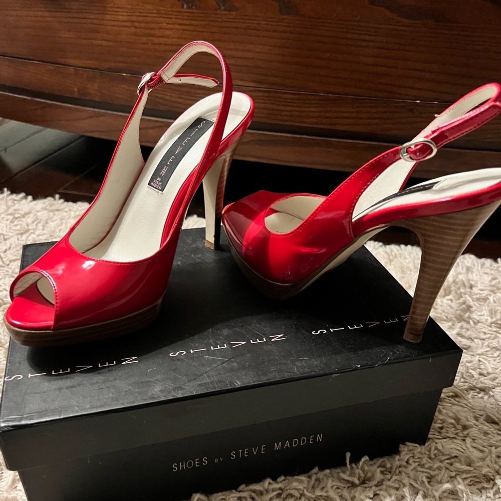 🌹Women’s size 7 1/2 Steve Madden pump